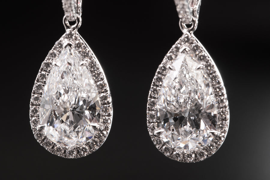 Natural Pear Shape Brilliant Cut Diamond Earrings in 18Karat White Gold Setting 梨型閃亮切割鑽石耳環