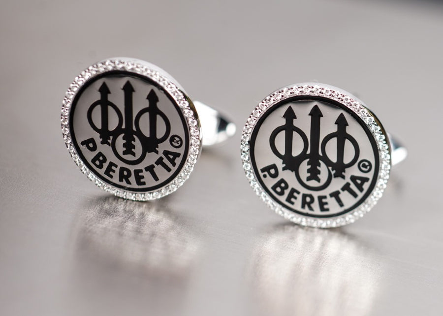 P.Beretta Logo Cufflinks With Diamonds, Black Enamal & 18K Gold 黑色琺瑯配鑽石袖扣
