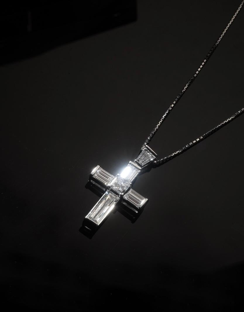 Cross Diamond Pendant  十字架鑽石吊墜