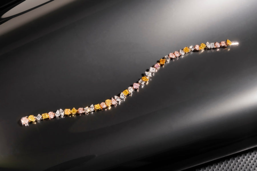 Natural Multi Colour Diamond Bracelet in 18Karat Gold Setting 天然什色鑽石手鍊