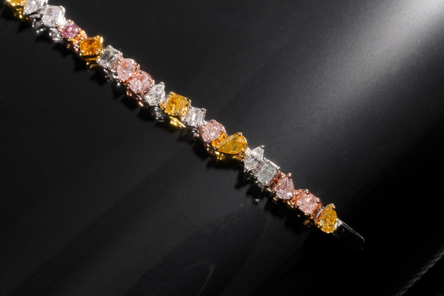 Natural Multi Colour Diamond Bracelet in 18Karat Gold Setting 天然什色鑽石手鍊