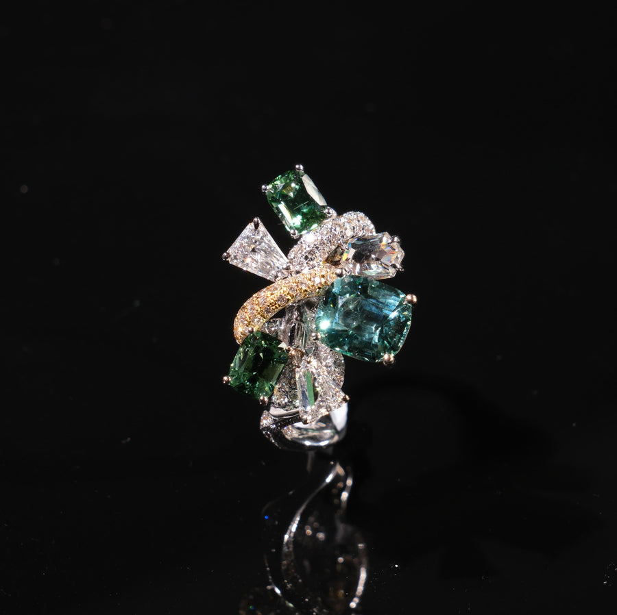 One artistic floral pattern green tourmaline & diamond Ring