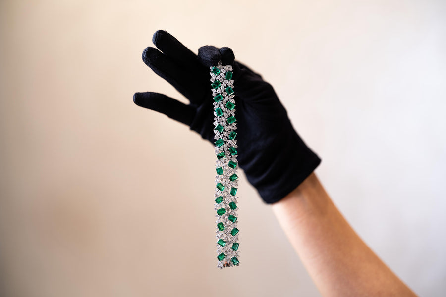 Beautiful Green Emerald and Natural Diamond Bracelet in 18Karat gold setting