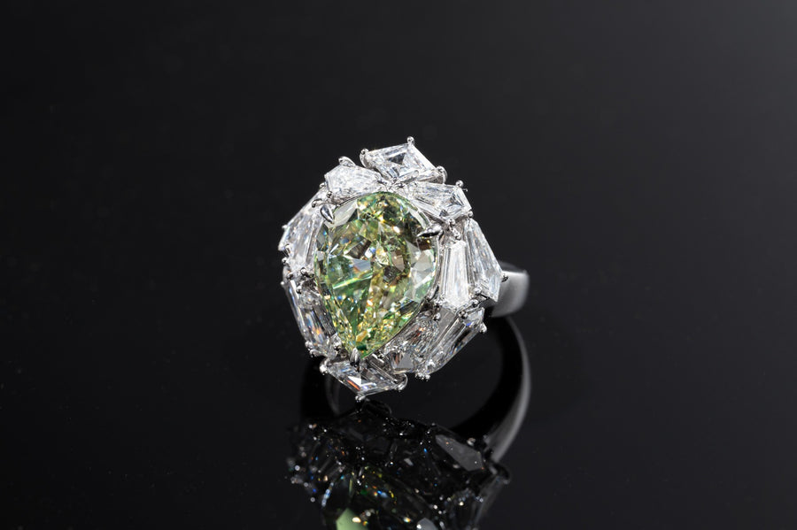 Natural Fancy Green Yellow Pear Shape Brilliant Cut Diamond Ring  天然綠黃梨形鑽石戒指