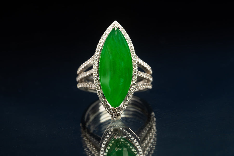 緬甸㰖尖形翡翠及鑽石戒指