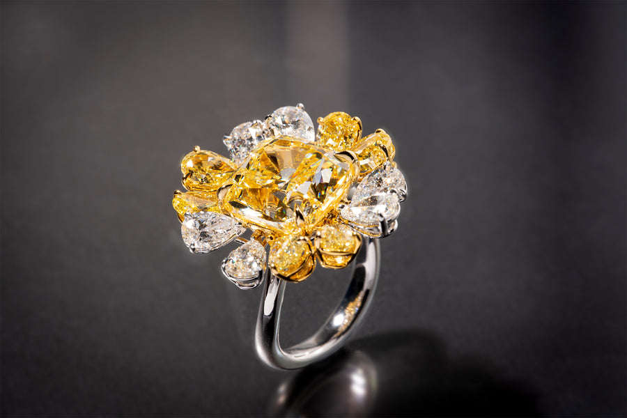 Natural Fancy Yellow Diamond Ring 天然黃色枕頭型切割鑽石戒指
