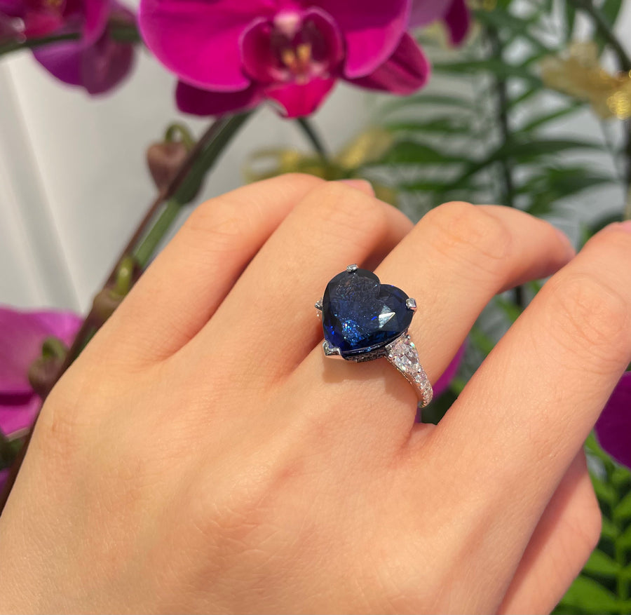 Heart Shape Brilliant Cut Blue Sapphire and Diamond Ring  心形藍寶石戒指