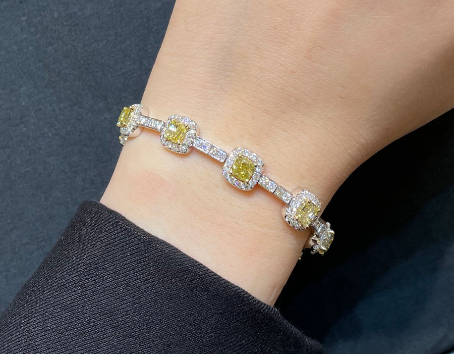 Natural Fancy Yellow Diamond Bracelet 天然枕頭形切割鑽石手鍊