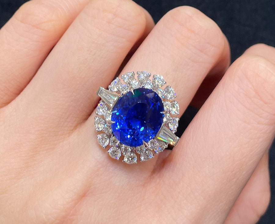 Oval Brilliant Cut Blue Sapphire & Diamond Ring 斯里蘭卡藍寶石鑽石戒指