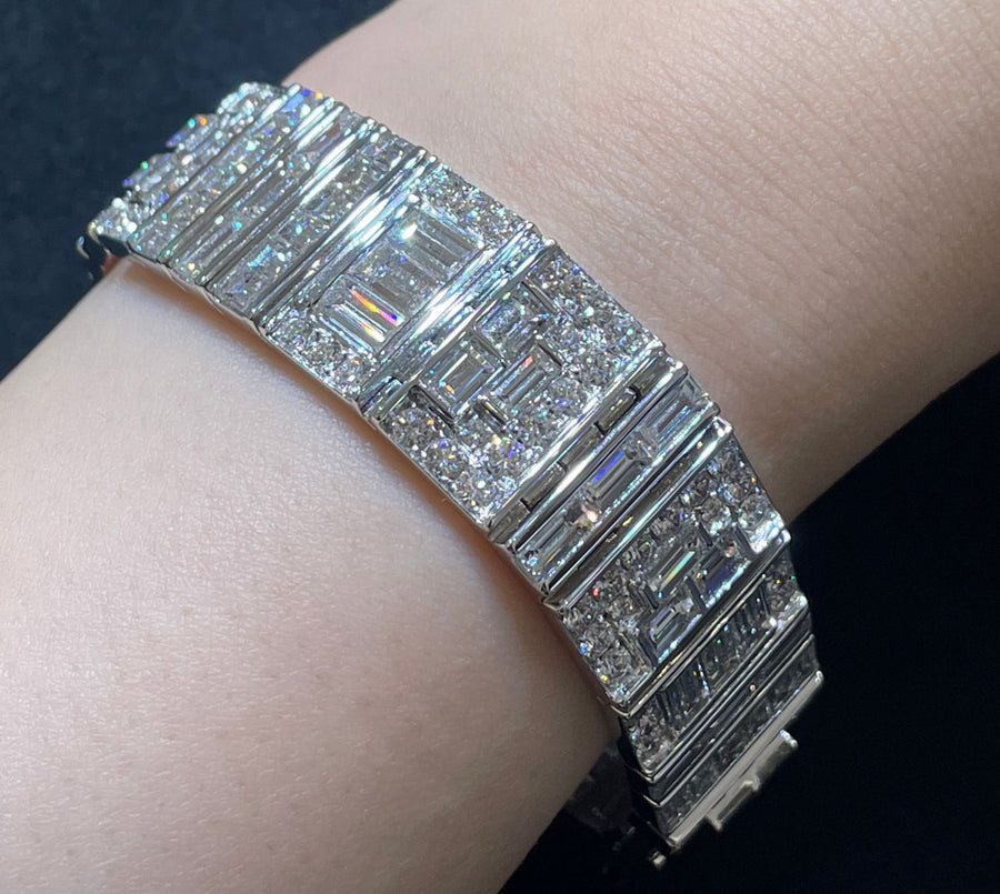 Baguette & round brilliant cut diamond bracelet 狹長方形及圓形閃亮切割鑽石手鍊