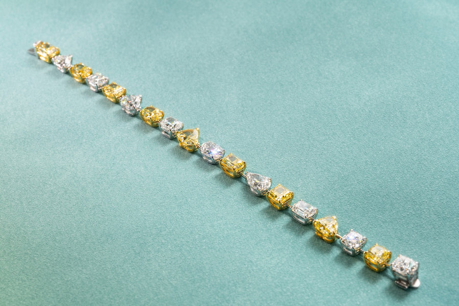 Natural Fancy Intense Yellow Diamond Bracelet in 18Karat Gold 天然鮮彩黃鑽石手鍊
