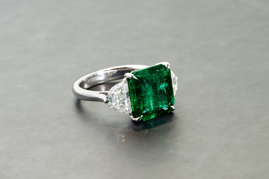 Green Emerald in Emerald Cut & Diamond Ring   祖母綠切割祖母綠寶石鑽石戒指