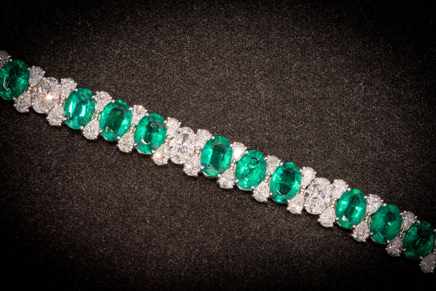 Zambian Green Emerald & Brilliant Cut Diamond Bracelet in 18karat Gold Setting