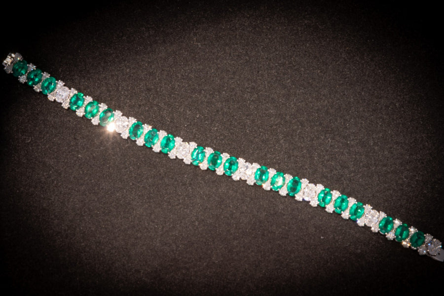 Zambian Green Emerald & Brilliant Cut Diamond Bracelet in 18karat Gold Setting
