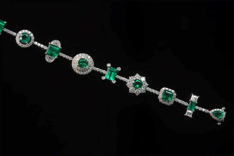 Columbian Green Emerald And Diamond Bracelet  哥倫比亞祖母綠寶石及鑽石手鍊