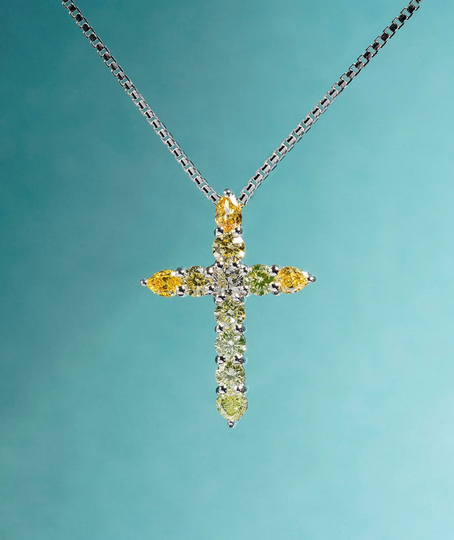 Natural Green & Yellow Colour Diamond Pendant in 18Karat Gold  天然綠及黃色鑽石十字架吊墜