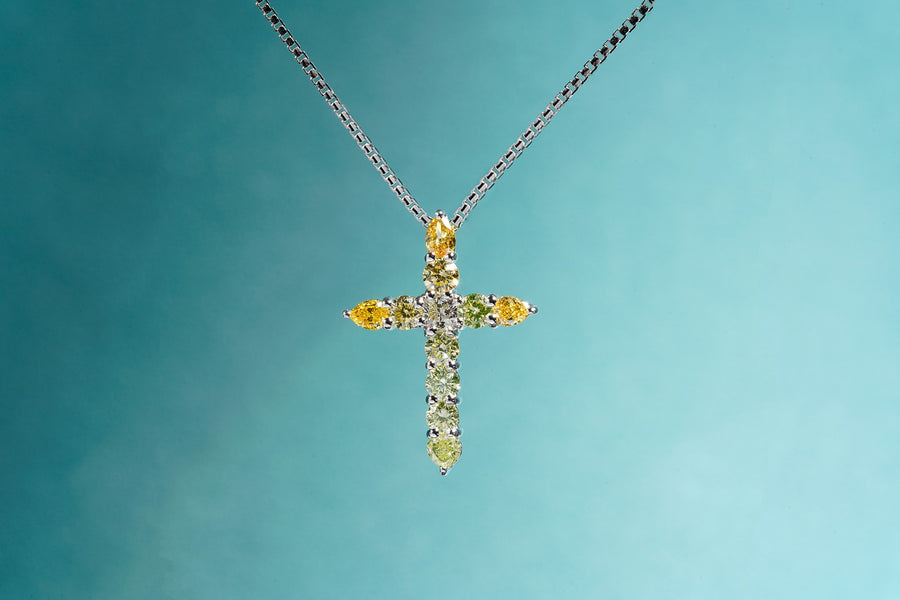 Natural Green & Yellow Colour Diamond Pendant in 18Karat Gold  天然綠及黃色鑽石十字架吊墜