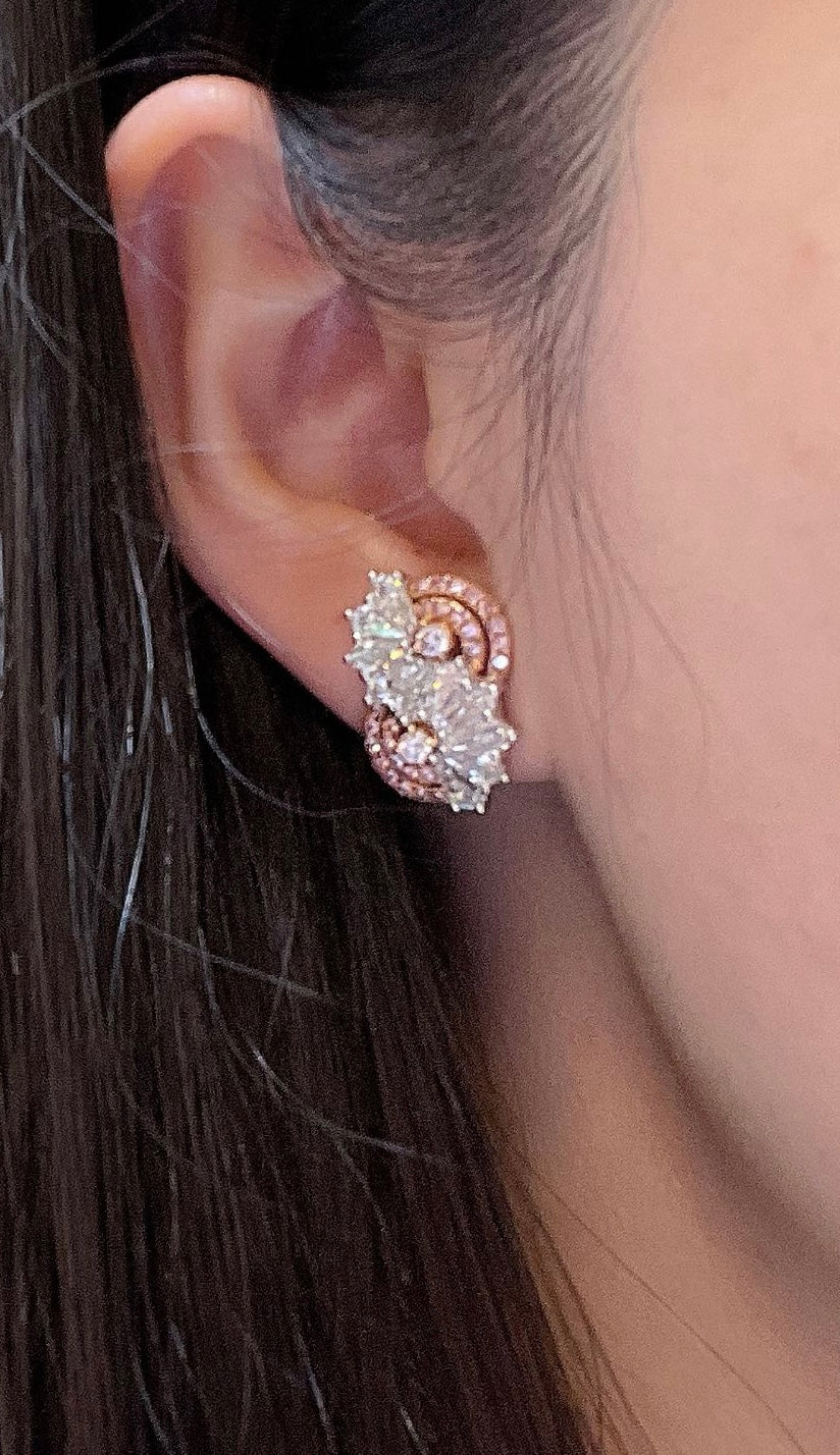 Natural Pink Color Diamonds And Kite-Shaped Diamonds Earrings 天然粉紅色鑽石配風箏形鑽石耳環