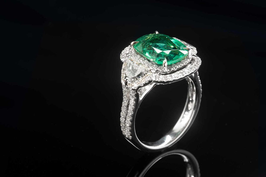 Zambian Green Emerald & Diamond Ring  贊比亞綠寶石配鑽石戒指
