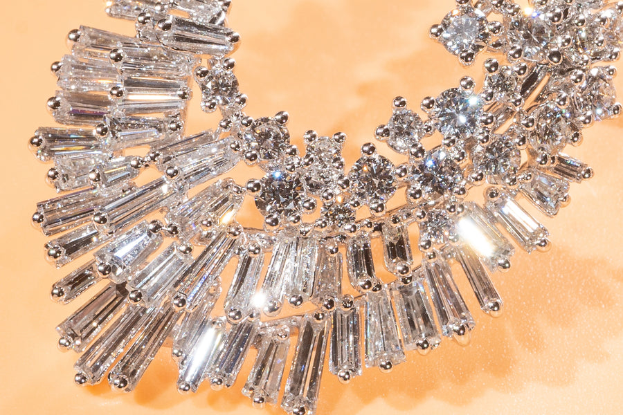Tapper & Round Brilliant Diamond Earrings    長形及圓形閃亮切割鑽石耳環